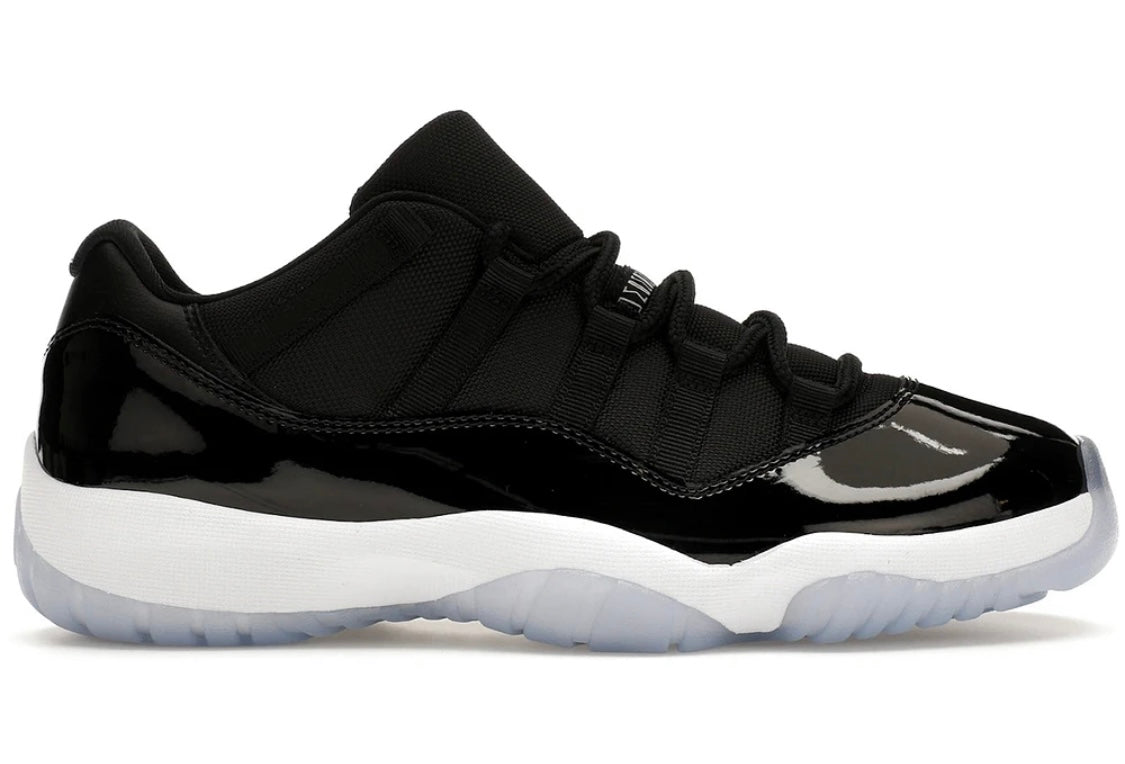 Jordan retro 11 low space jam(A LA MANO)