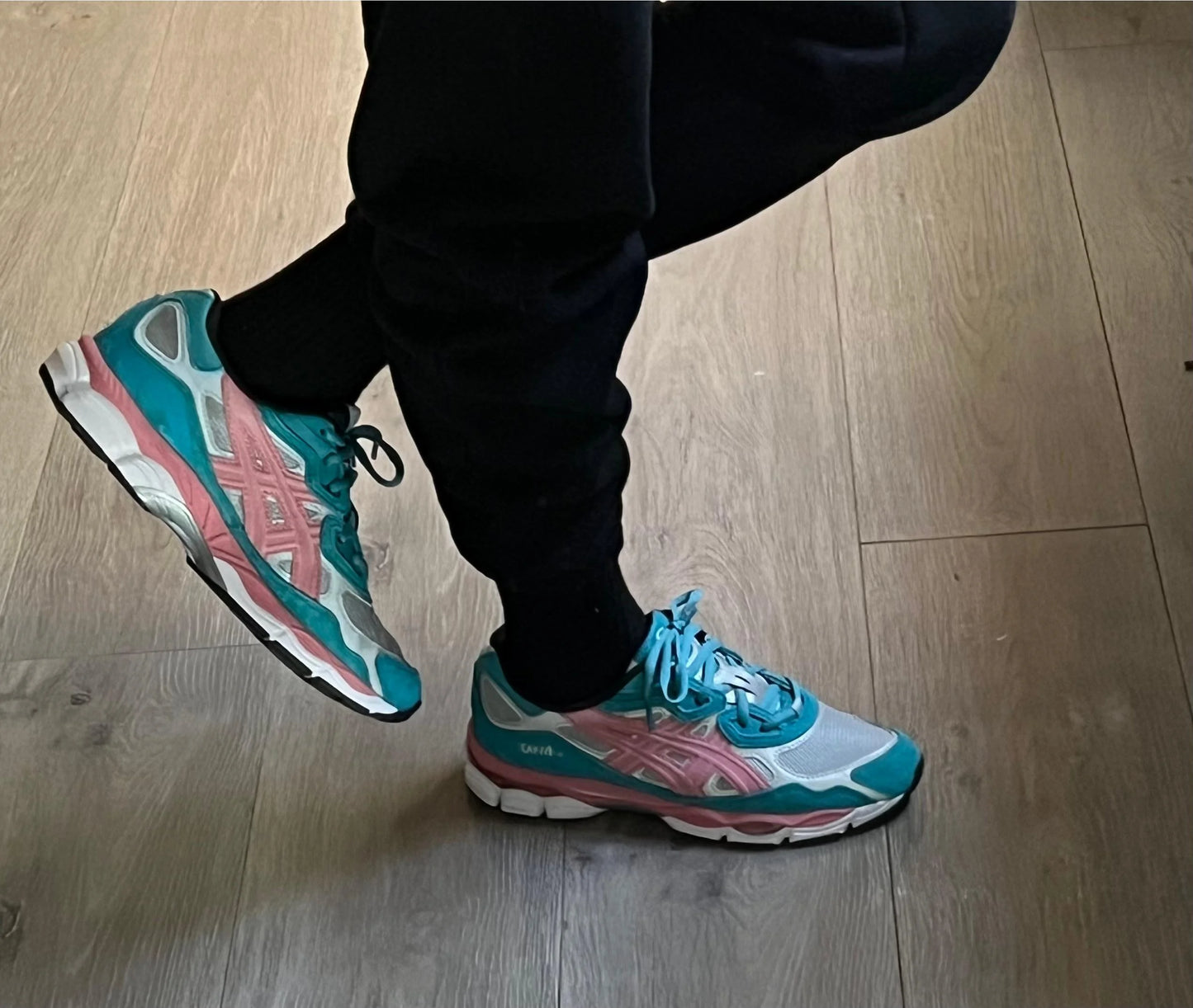 ASICS GEL NYC AQUA Y ROSE (A LA MANO)