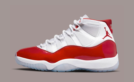 Jordan retro 11 Cherry (A LA MANO)
