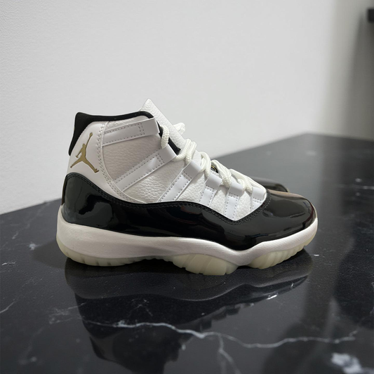 Jordan retro 11 high A LA MANO)