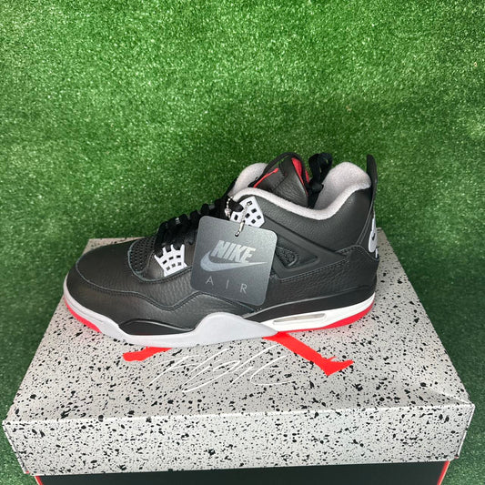 Jordan retro 4 Bred 2022 (A LA MANO)